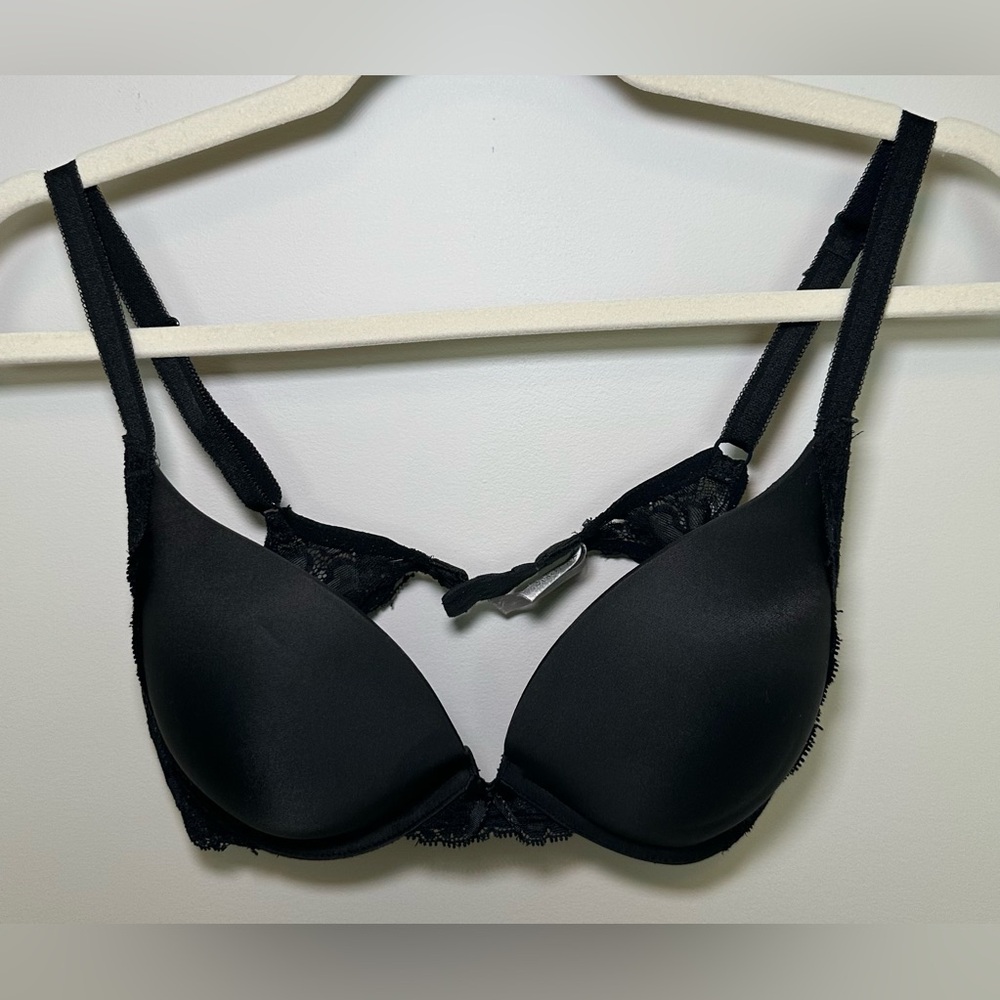 Victoria’s Secret Dream Angels Black Push Up Bra Lace Sexy Romantic Classic‎ 34D